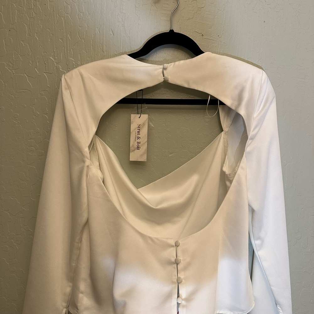 Backless Drape Blouse - Picture 3 of 4